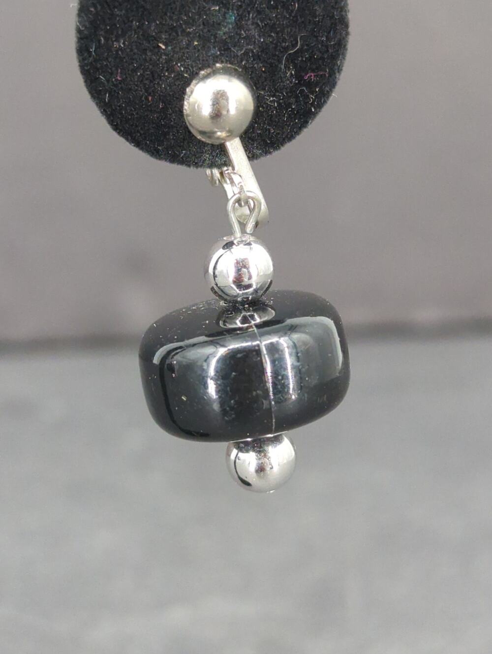 Vintage Black Glass Drop Dangle Earrings Silver Tone Clip Ons Retro FairyCore